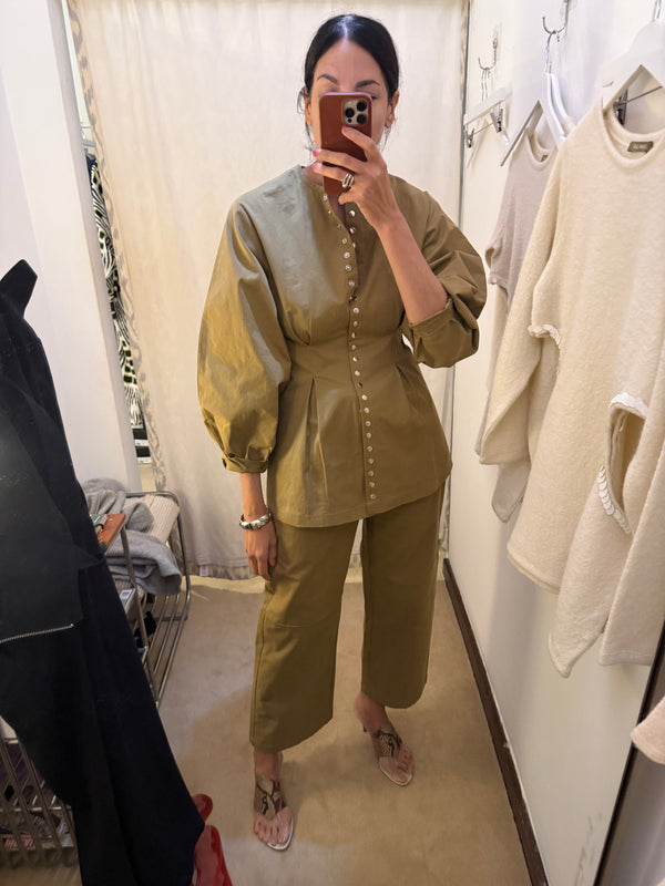 head-to-toe khaki. snaps everywhere.