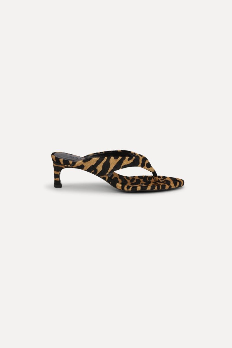 Kitten Heel Printed Fur Mule Black - MATTHÉ - shoe